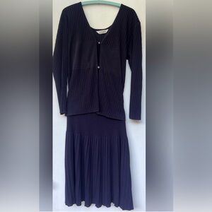 Misook Pleated Skirt and Sweater Navy Blue (L)